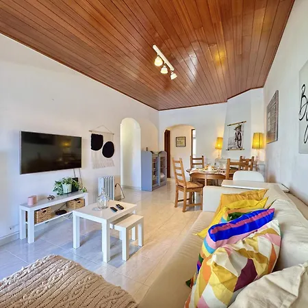 Golf 2 With Pool By Homing Apartment
