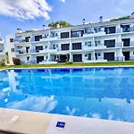 Golf 2 With Pool By Homing Apartamento